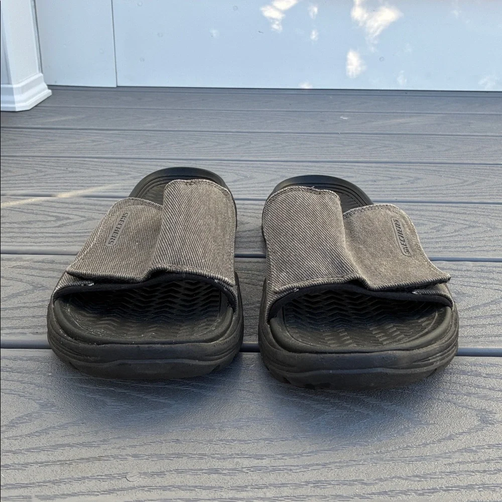Skechers Men’s Arch Fit Motley Revelo Sandal Black & Gray Size 11